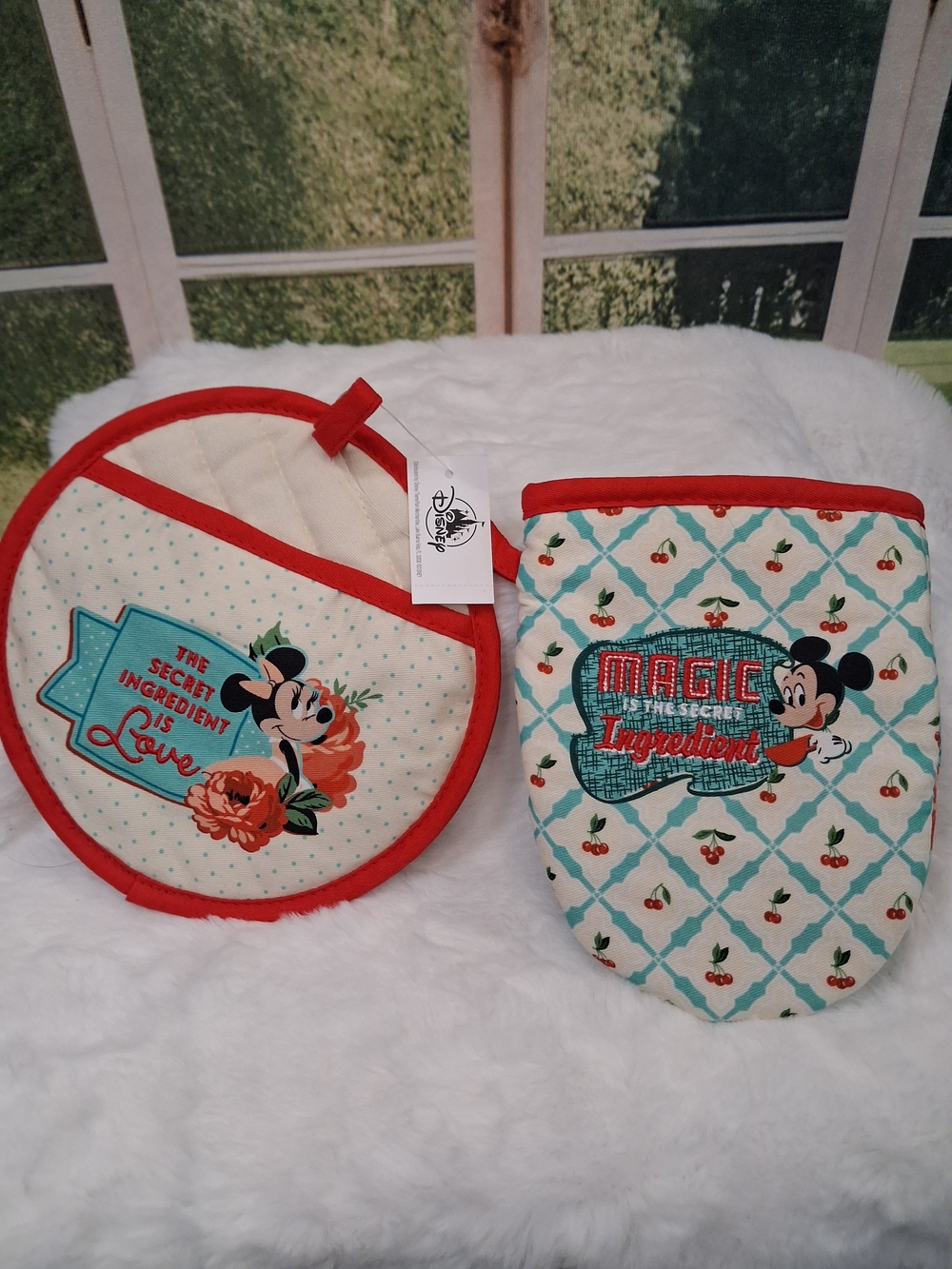 Disney Minnie Mouse Kids Oven Mitt and Pot Holder Set - Red/Teal